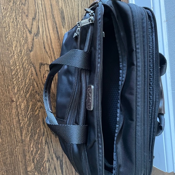 TUMI the leading international business, accessory and travel lifestyle brand - Picture 2 of 3